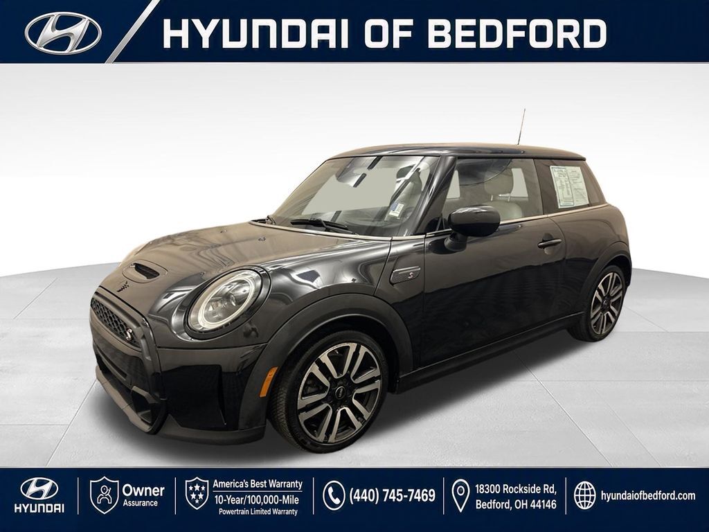 2024 MINI Cooper S Iconic — photo 1 of 1