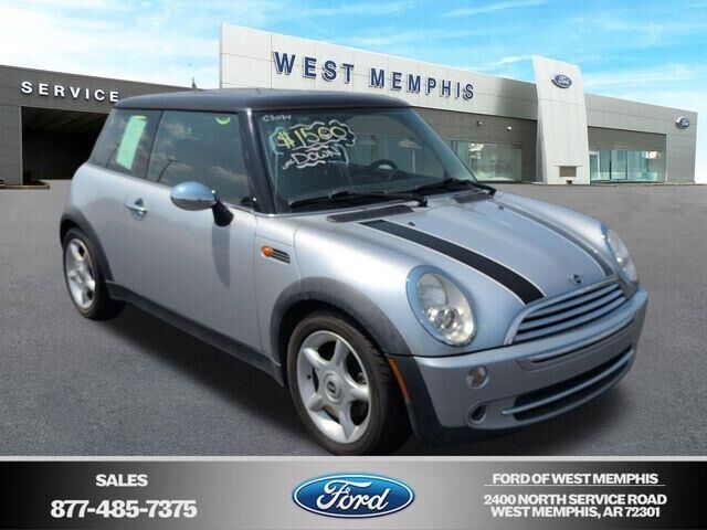 2005 MINI Cooper Base — photo 1 of 13