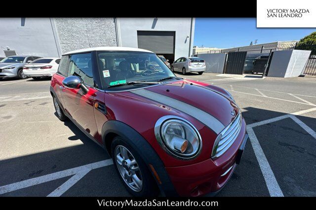 2012 MINI Cooper Hardtop Base