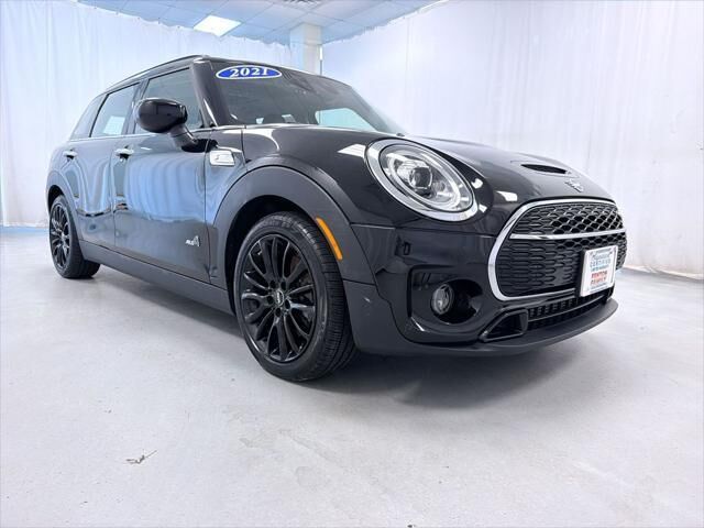 2021 MINI Clubman Cooper S ALL4 — photo 1 of 13