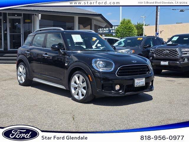 2017 MINI Countryman Cooper — photo 1 of 1