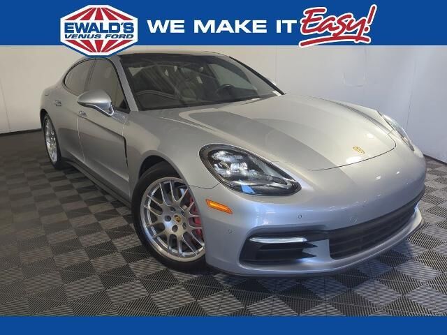 2017 Porsche Panamera 4