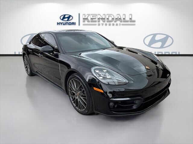 2023 Porsche Panamera Platinum Edition