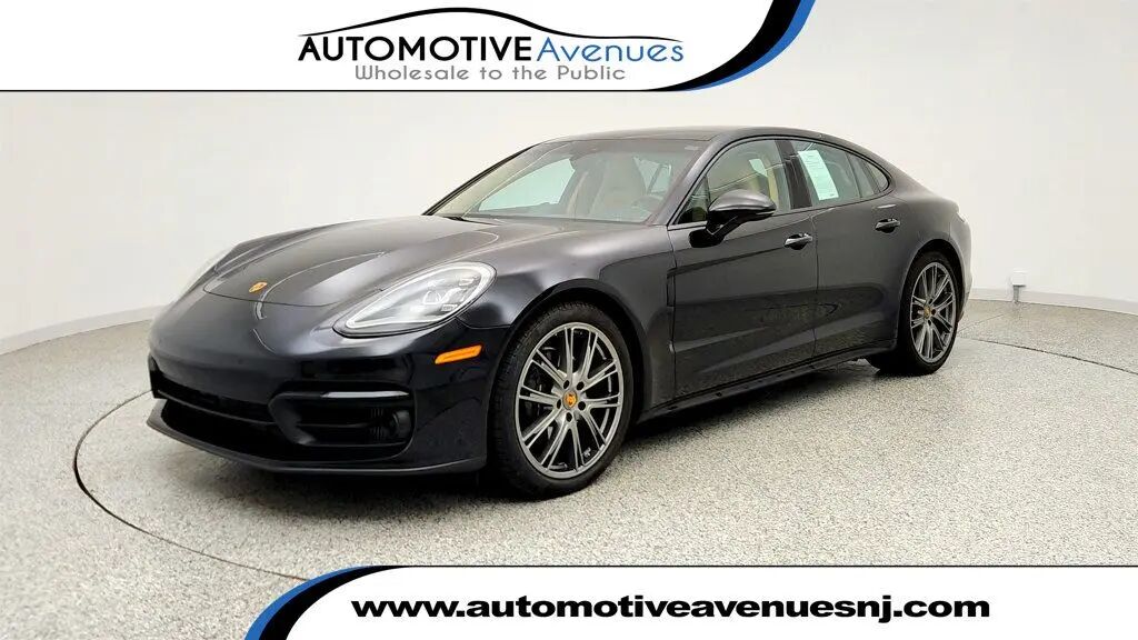 2023 Porsche Panamera Base — photo 1 of 13