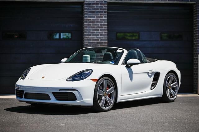 2025 Porsche 718 Boxster S