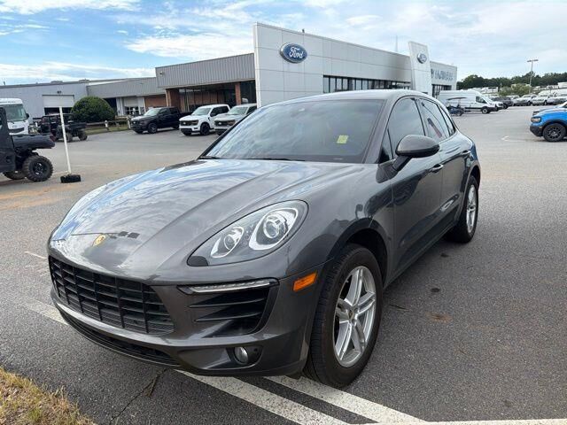 2018 Porsche Macan Base