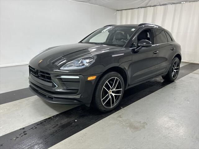 2023 Porsche Macan Base