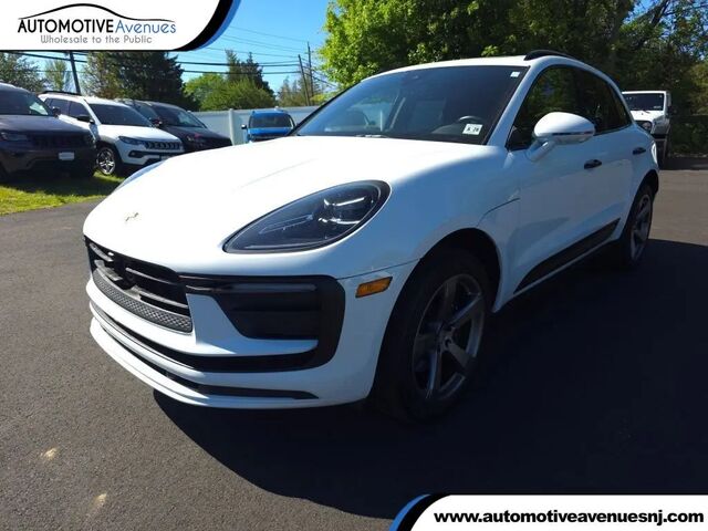 2023 Porsche Macan T