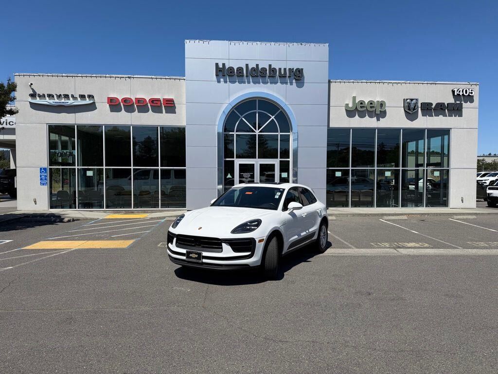 2024 Porsche Macan Base