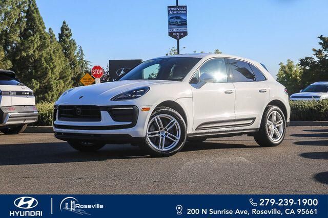 2024 Porsche Macan Base