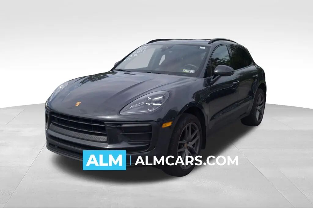 2022 Porsche Macan Base — photo 1 of 14