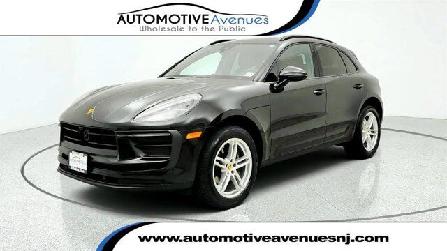 2023 Porsche Macan Base w/ Black / Bordeaux Red Leather Package &amp; Surround View — photo 1 of 1