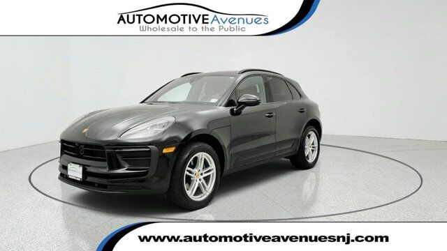 2023 Porsche Macan Base w/ Black / Bordeaux Red Leather Package &amp; Surround View