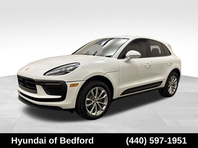2023 Porsche Macan T