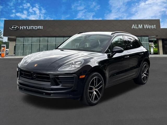 2023 Porsche Macan Base