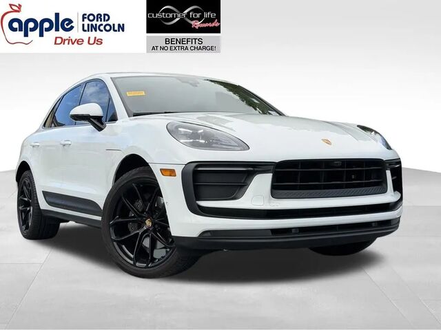 2022 Porsche Macan Base