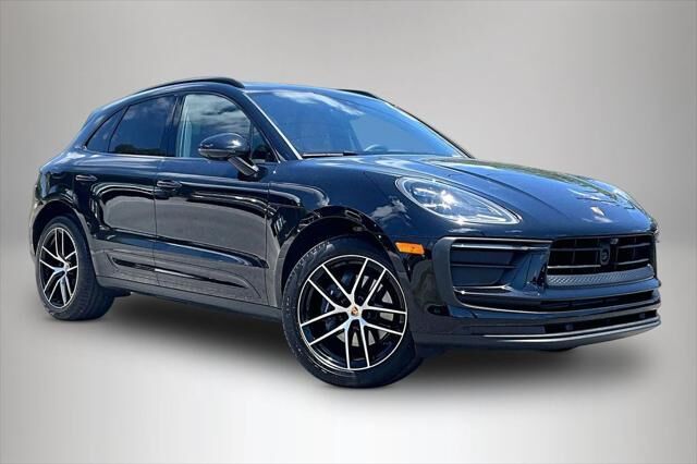 2025 Porsche Macan Base