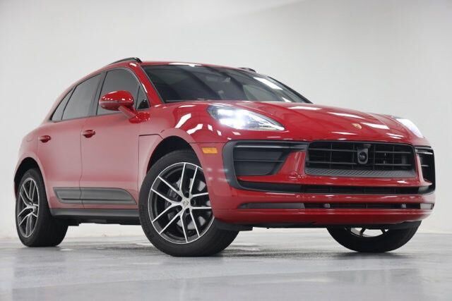 2025 Porsche Macan Base
