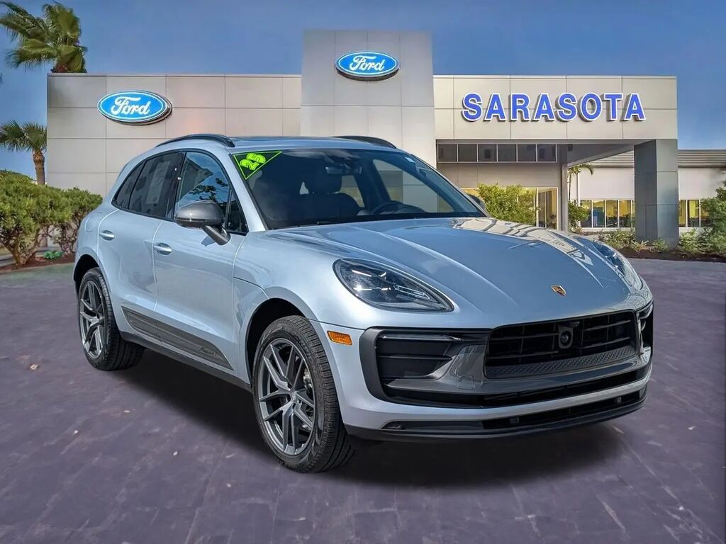 2025 Porsche Macan T