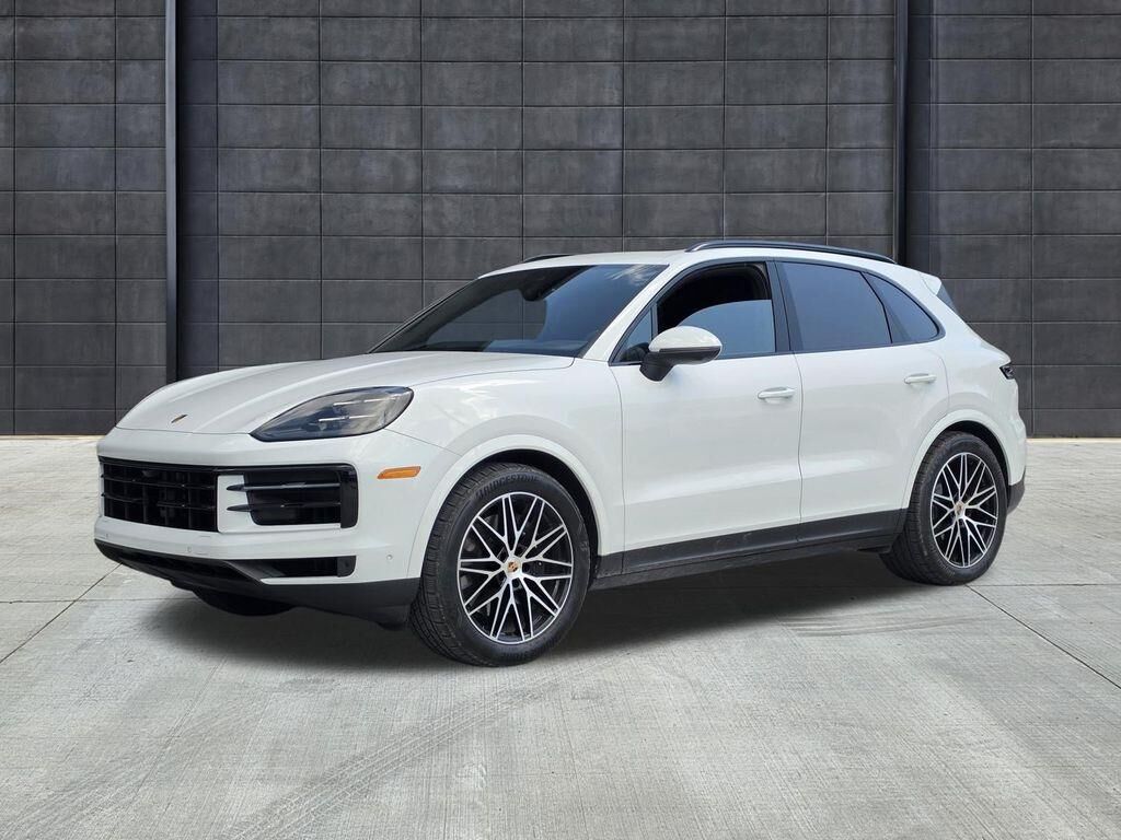 2025 Porsche Cayenne Base — photo 1 of 13