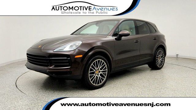 2022 Porsche Cayenne Platinum Edition — photo 1 of 13