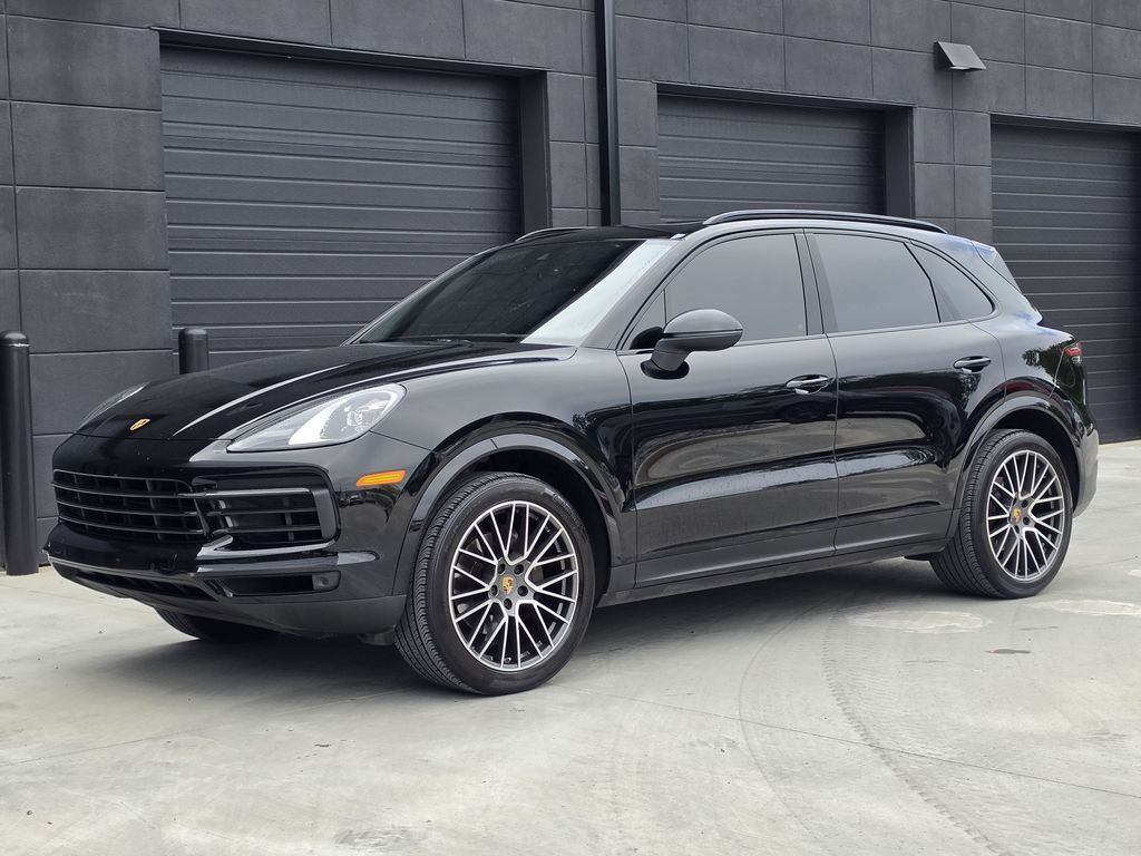 2020 Porsche Cayenne — photo 1 of 13