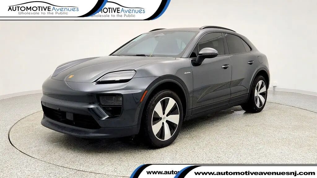 2025 Porsche Macan 4 Electric — photo 1 of 13