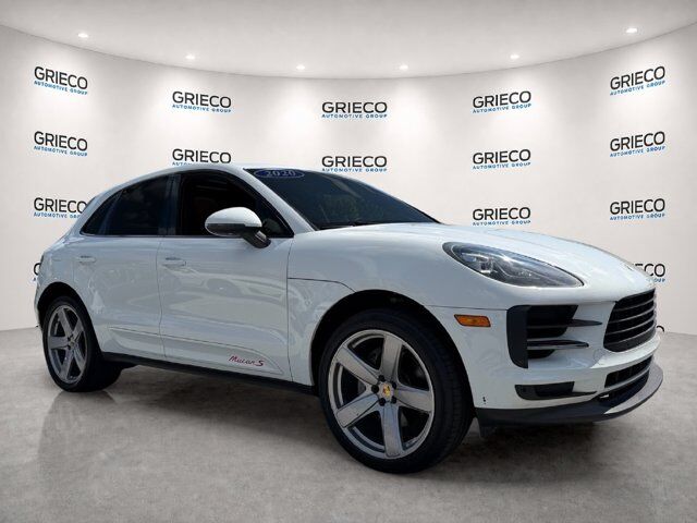 2020 Porsche Macan S — photo 1 of 1