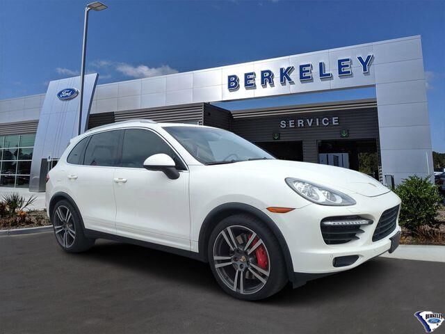 2011 Porsche Cayenne Turbo — photo 1 of 7