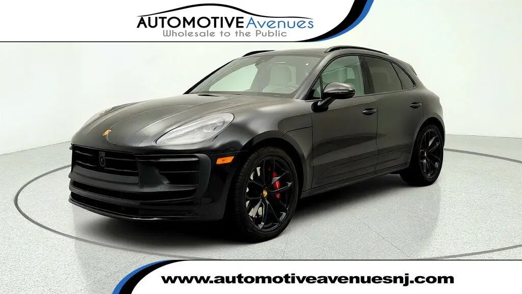 2024 Porsche Macan GTS — photo 1 of 13