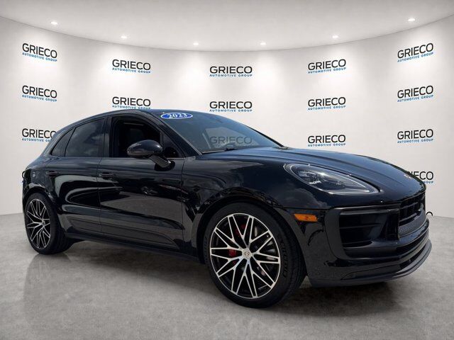 2023 Porsche Macan S — photo 1 of 13