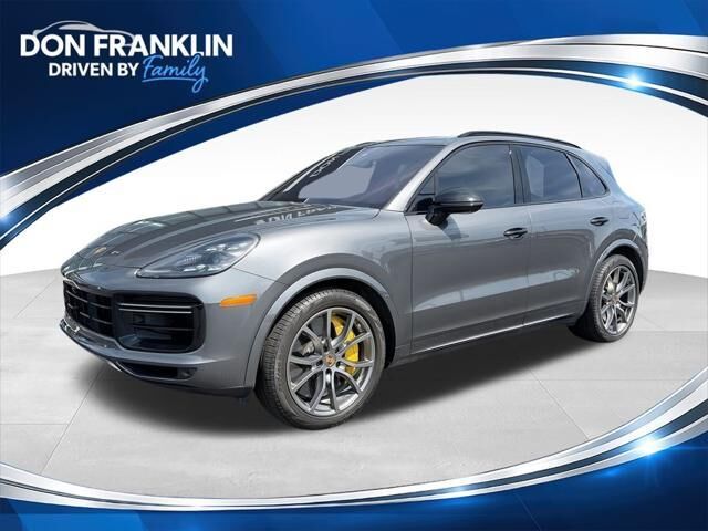 2021 Porsche Cayenne Turbo S E-Hybrid — photo 1 of 13
