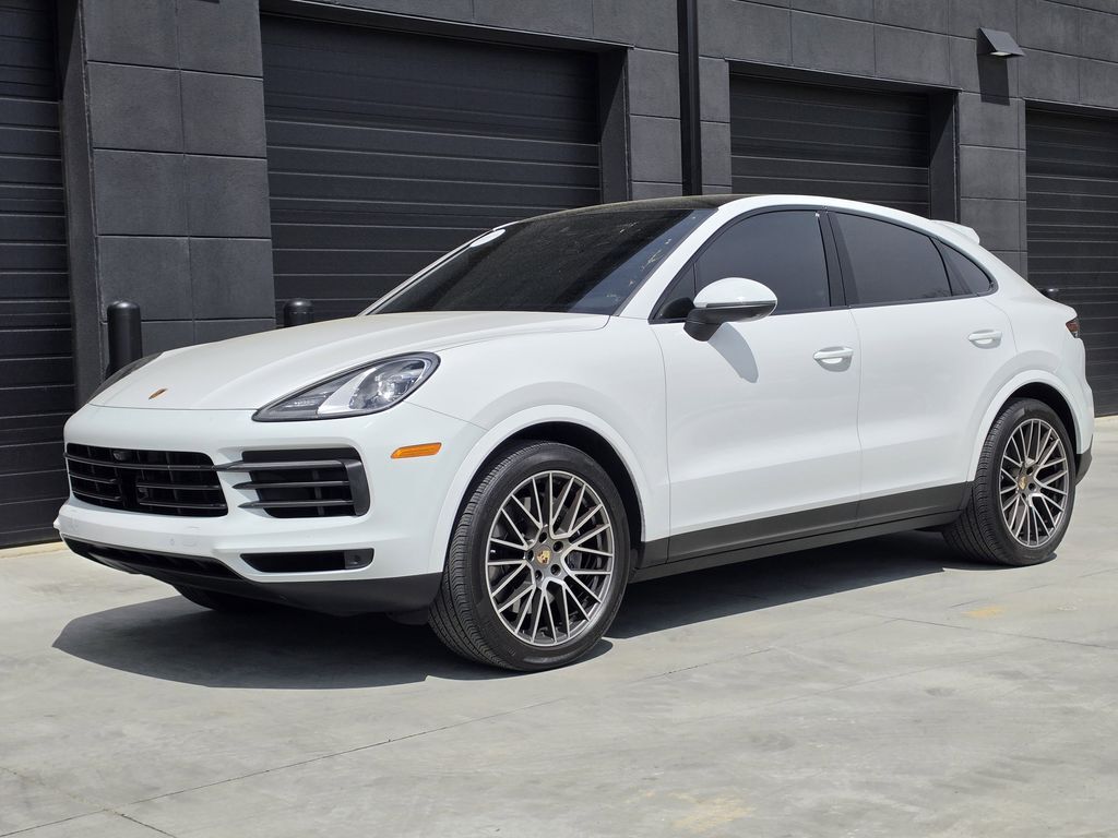 2023 Porsche Cayenne — photo 1 of 13