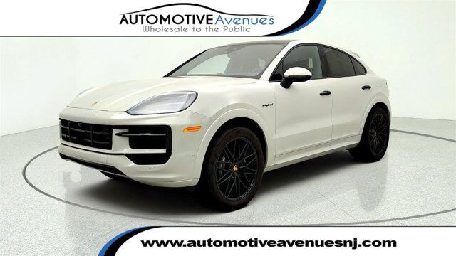 2025 Porsche Cayenne E-Hybrid — photo 1 of 13