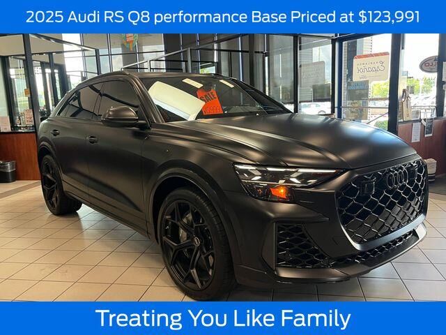 2025 Audi RS Q8 performance 4.0T quattro — photo 1 of 13