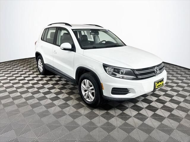 2016 Volkswagen Tiguan 2.0T S — photo 1 of 2