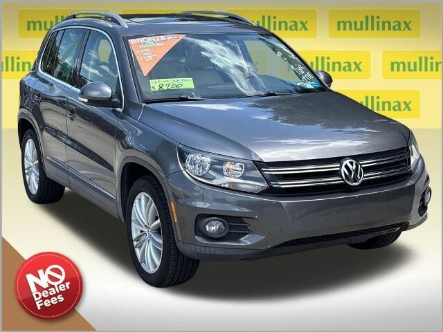 2012 Volkswagen Tiguan S — photo 1 of 3