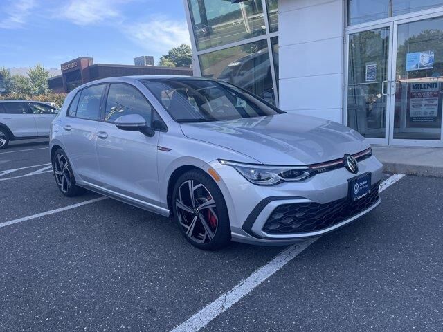 2024 Volkswagen Golf GTI SE — photo 1 of 13