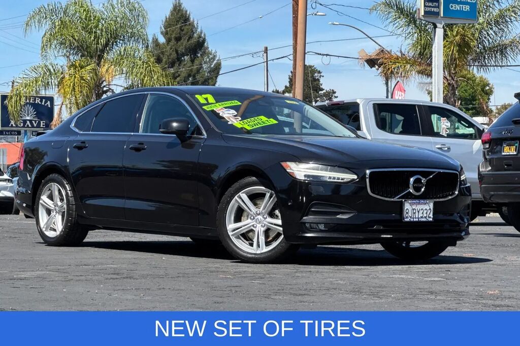 2017 Volvo S90 T5 Momentum — photo 1 of 13