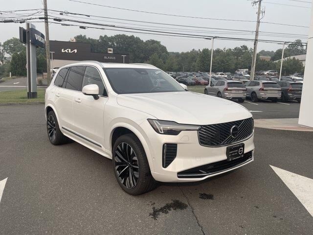 2025 Volvo XC90 B6 Ultra Bright Theme 7P — photo 1 of 13