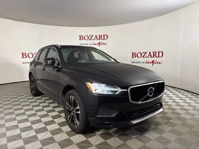 2020 Volvo XC60 T5 Momentum — photo 1 of 11