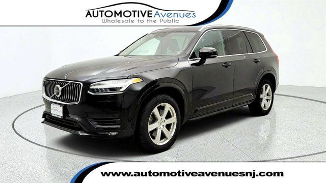 2022 Volvo XC90 Momentum