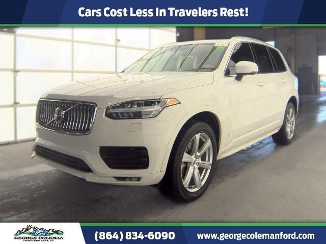 2022 Volvo XC90 T5 Momentum