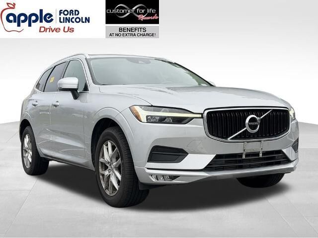 2021 Volvo XC60 T5 Momentum — photo 1 of 13
