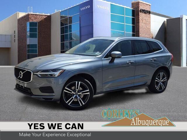 2020 Volvo XC60 T5 Momentum — photo 1 of 7