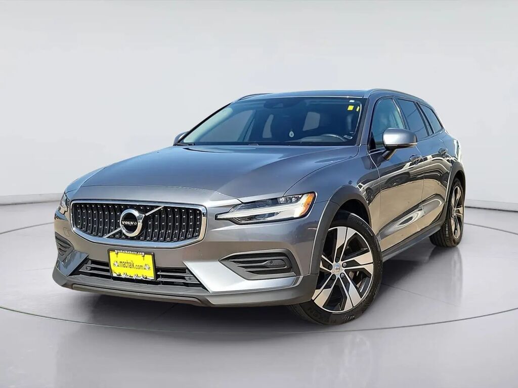 2020 Volvo V60 Cross Country T5 — photo 1 of 13