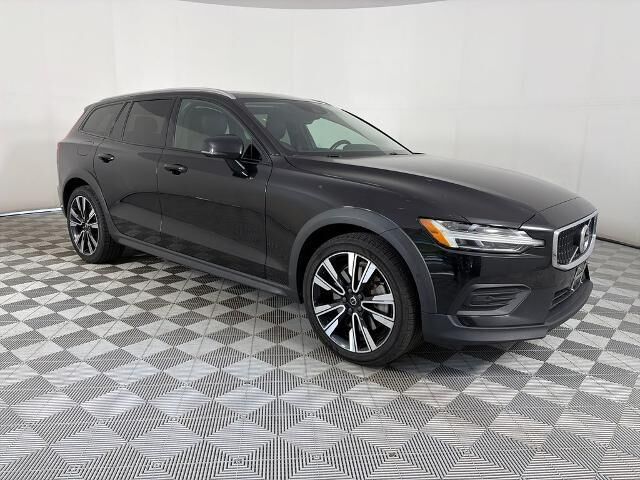 2020 Volvo V60 Cross Country T5