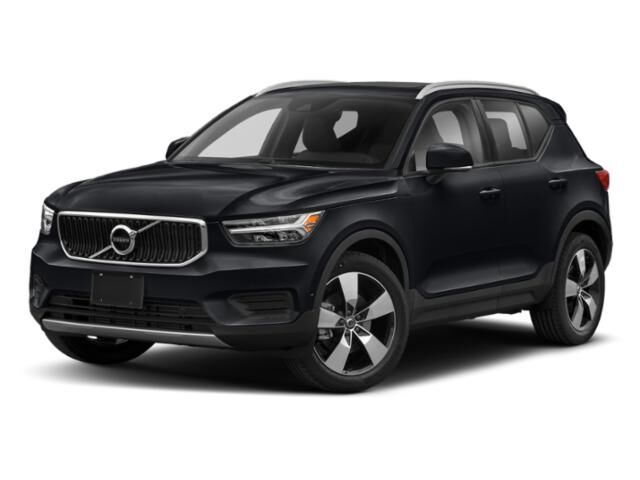 2021 Volvo XC40 T5 Momentum