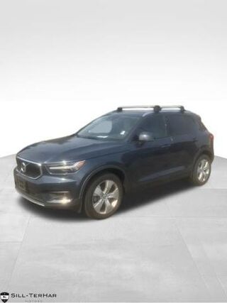 2021 Volvo XC40 T5 Momentum