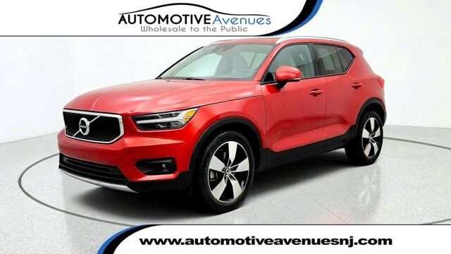 2021 Volvo XC40 Momentum